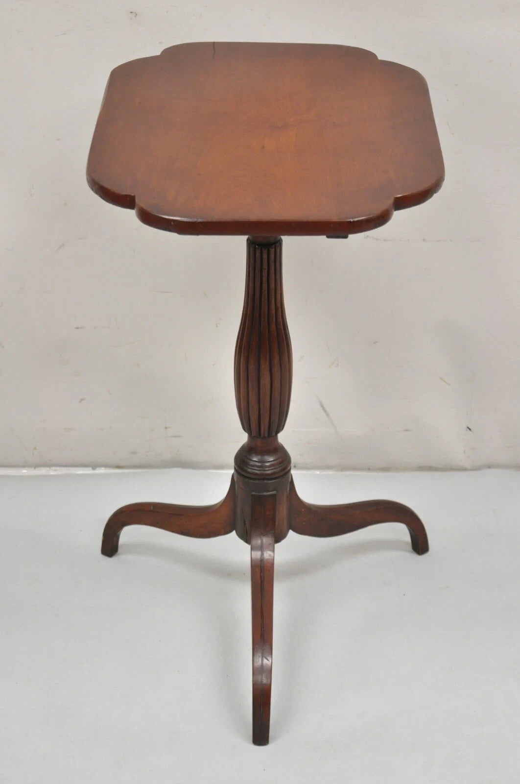 Antique American Sheraton Mahogany Tilt Top Side Tea Table Candle Stand