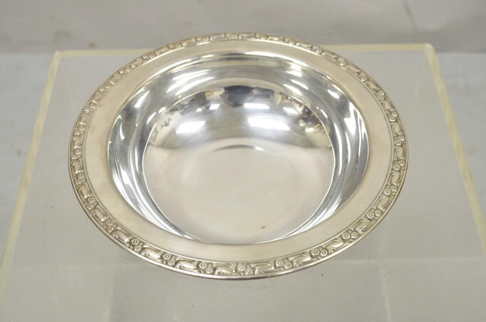 Vintage Oneida Ltd Rose Design Silver Plated 10.5" Round Vegetable Serving Bowl