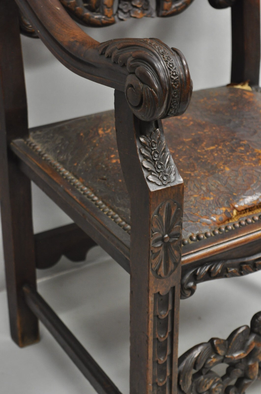 Antique Italian Renaissance Carved Walnut Throne Arm Chair w/ Winged Cherubs