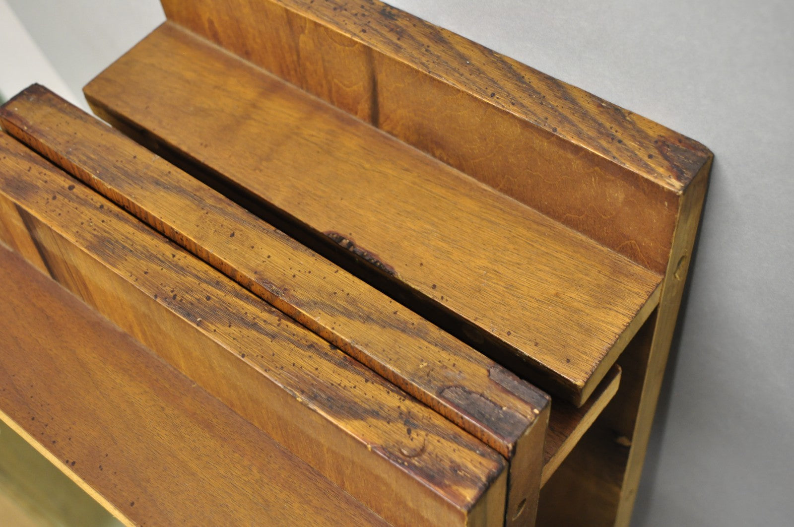 Vintage Mid Century Modern Oak Sunburst Round Extension Pedestal Dining Table