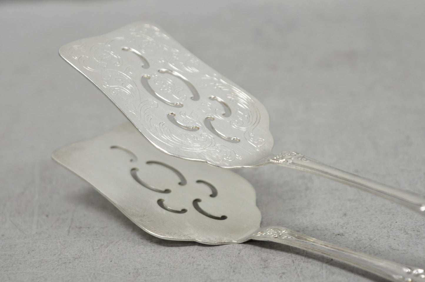 Vintage Wallace Baroque Silver Plated Pastry Sandwich Asparagus Vegetable Tongs
