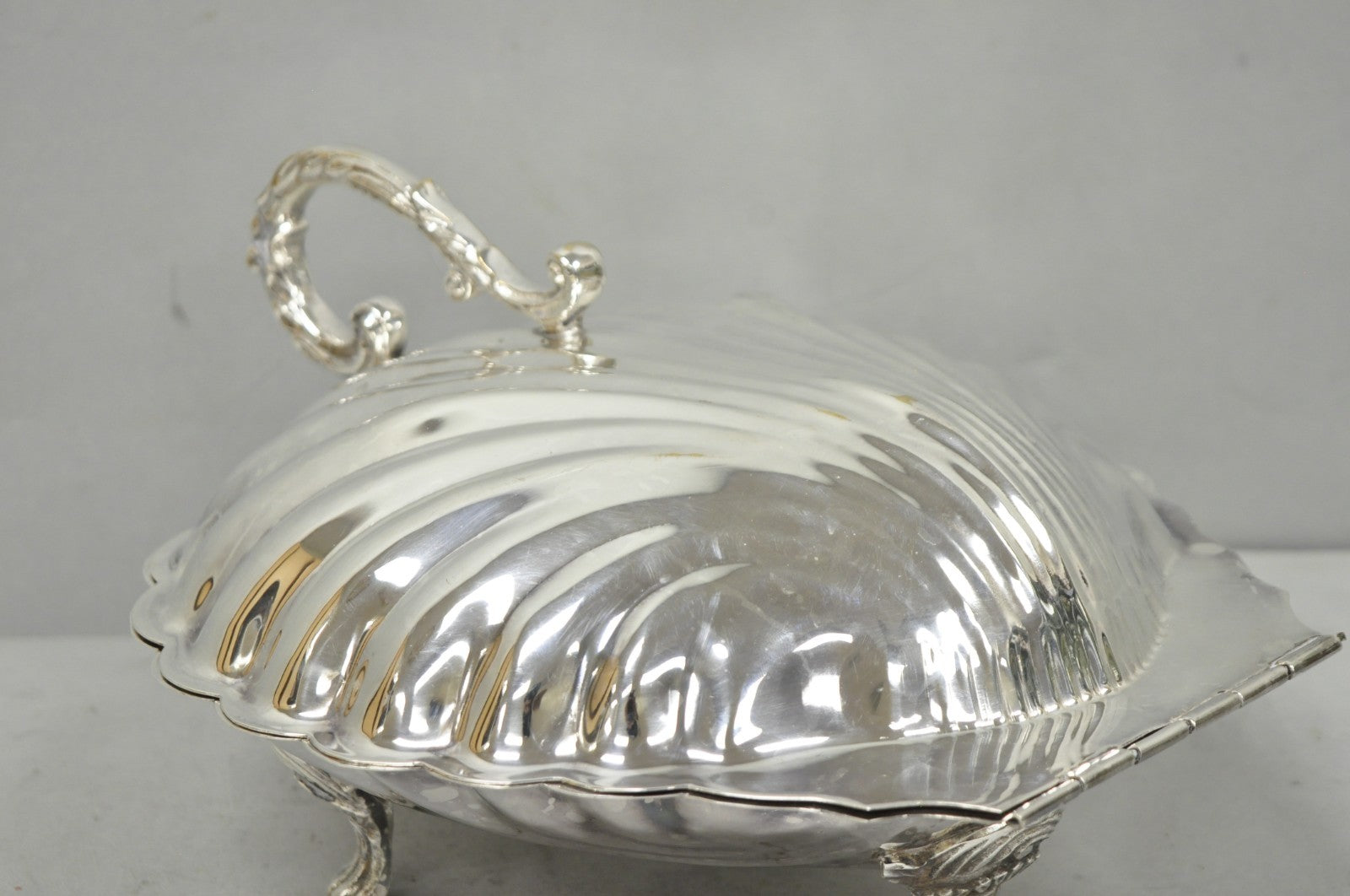 Vintage Regency Style Silver Plated Clam Shell Hinged Warmer with Floral Handle