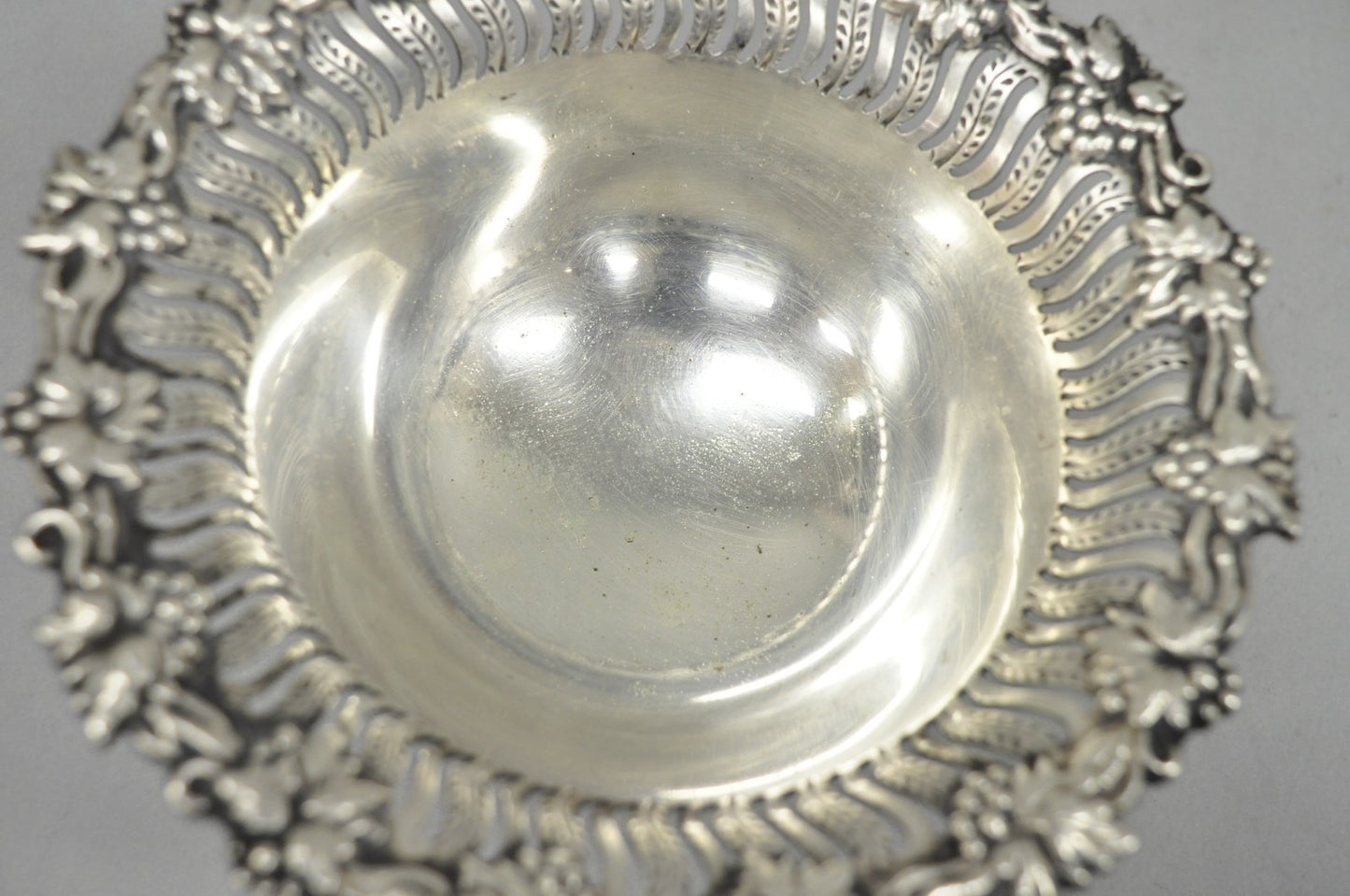 Vintage English Victorian Silver Plated Grapevine Small Bar Nut Dish Bowl