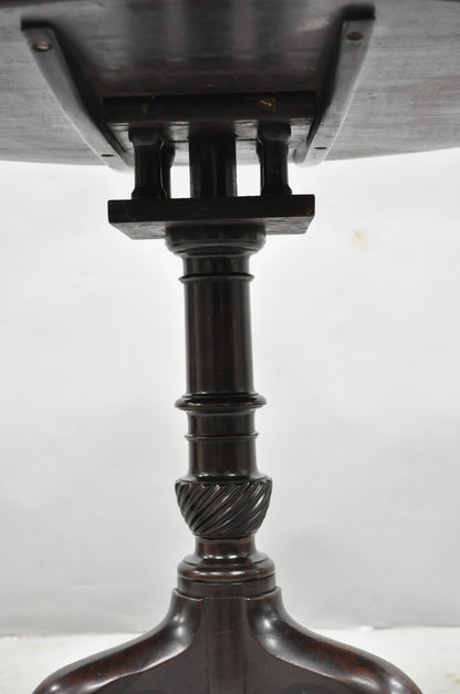 Antique English George III Queen Anne Style Mahogany Tilt Top Round Tea Table
