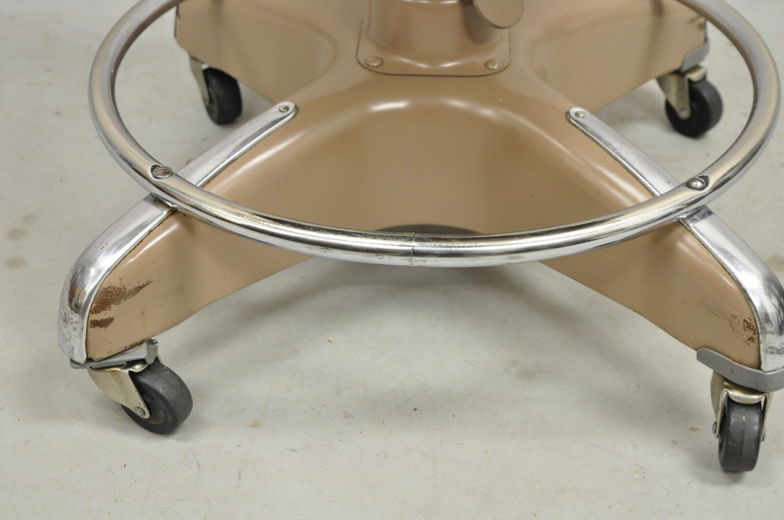 Vintage Cosco Globe Wernicke Art Deo Propeller Base Tanker Office Desk Chair