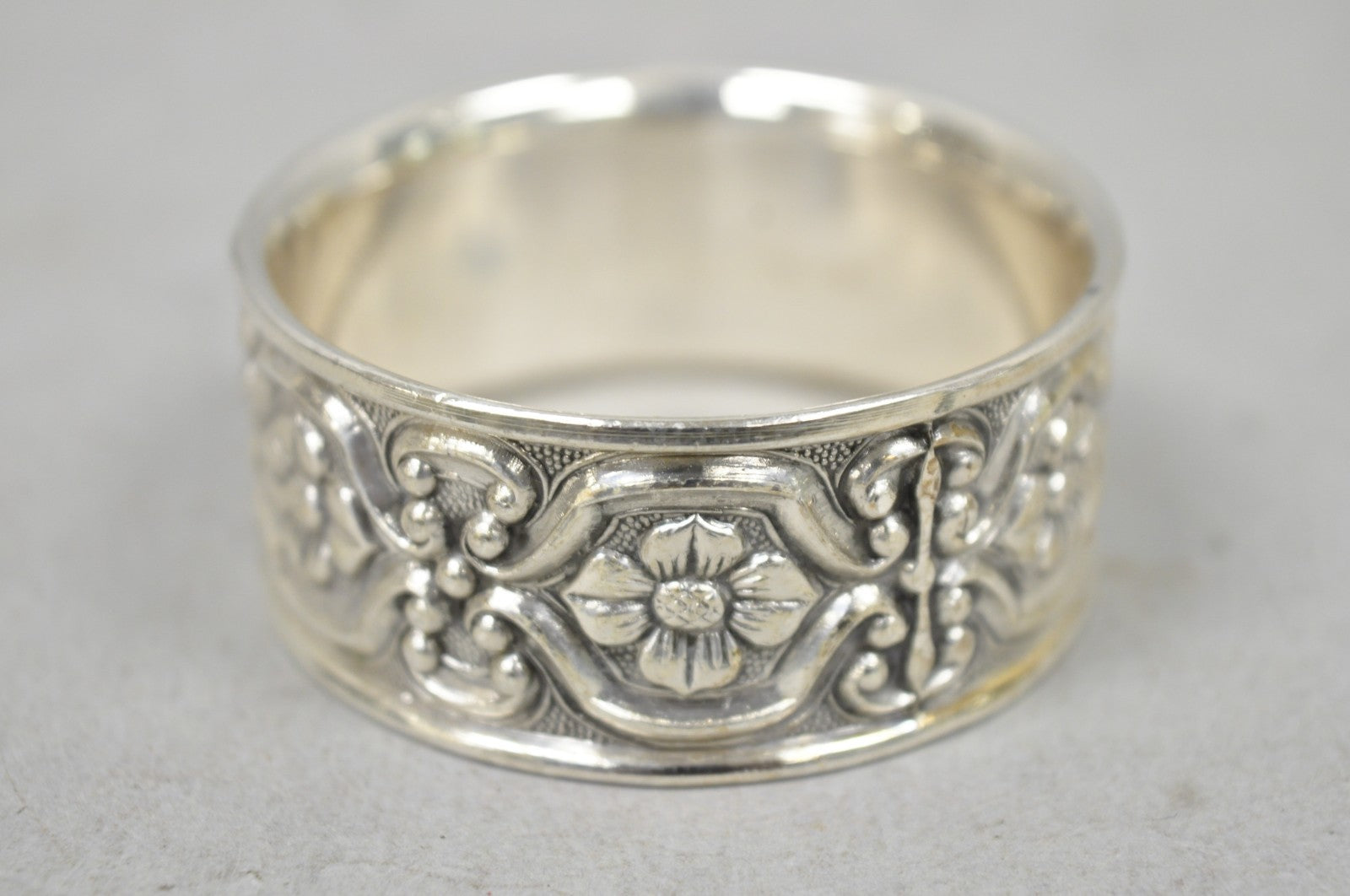 Vintage Victorian Style Silver Plated Floral Embossed Napkin Rings - Set of 12