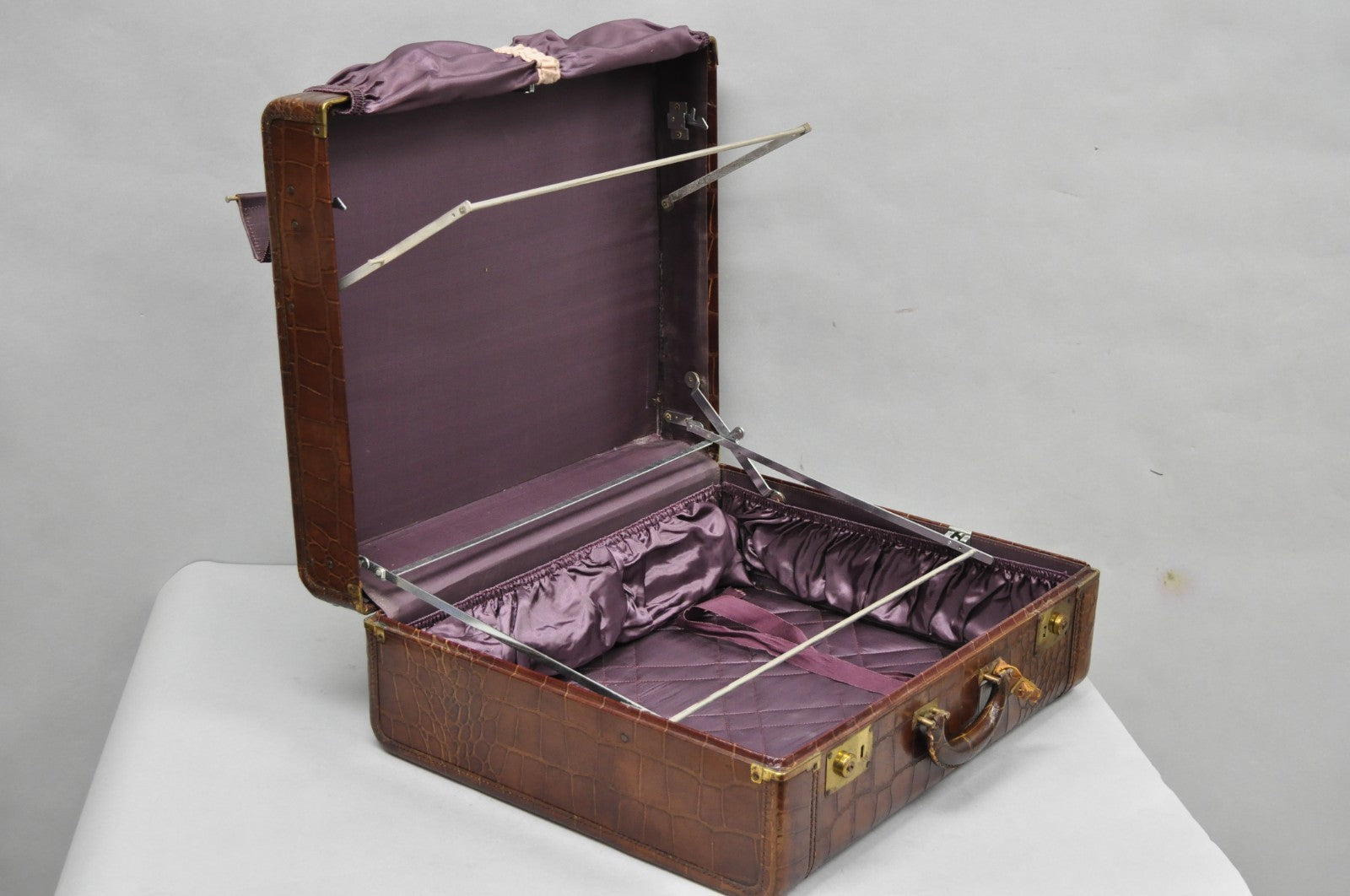 Vintage Art Deco Brown Leather Faux Crocodile Hard Case Suitcase Luggage