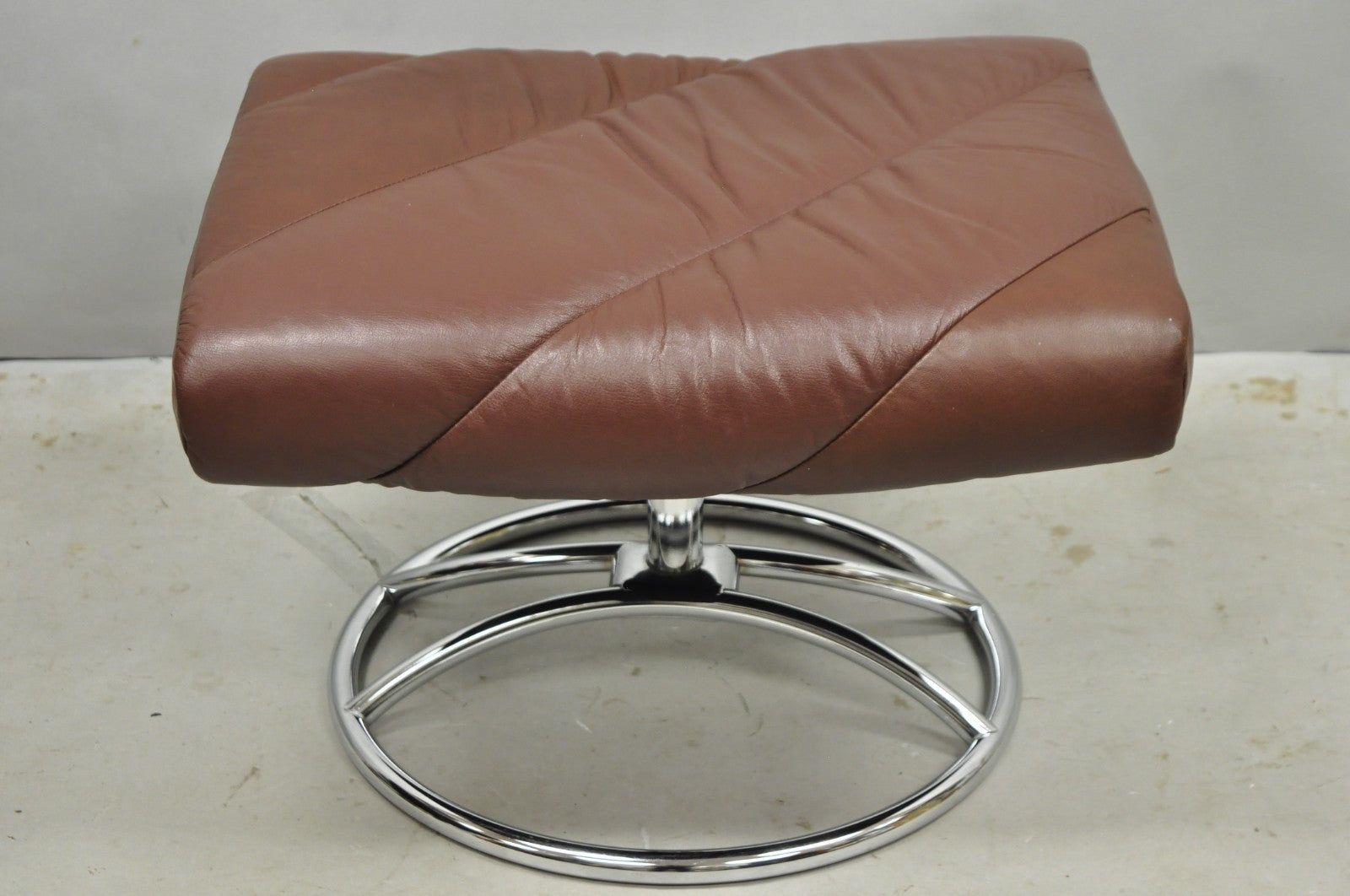 Vintage Ekornes Stressless Brown Leather Reclining Swivel Lounge Chair & Ottoman