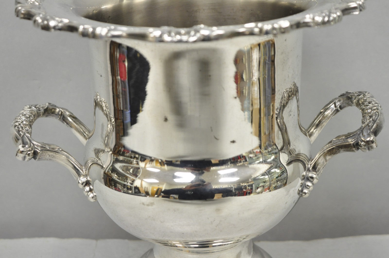 Vintage Oneida Silver Plated Trophy Cup Urn Champagne Chiller Bar Ice Bucket