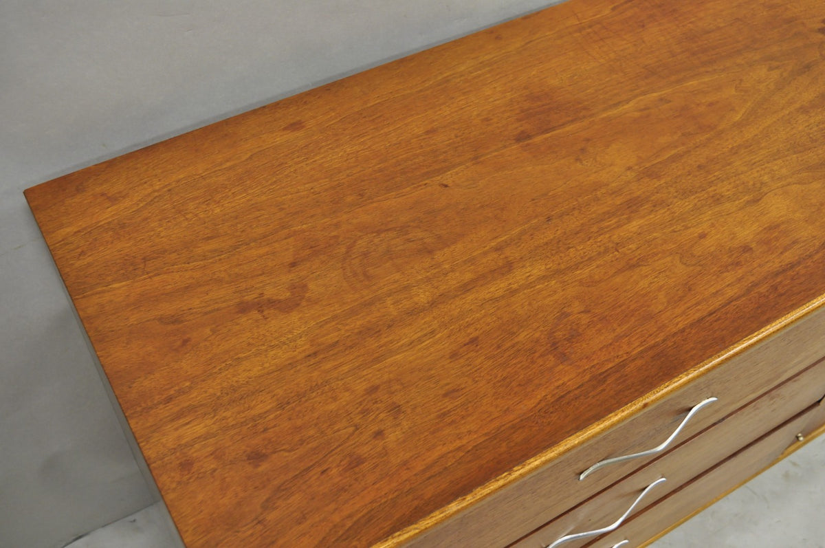 Vintage Lane Acclaim Mid Century Modern Walnut Dovetail Buffet Credenza Cabinet
