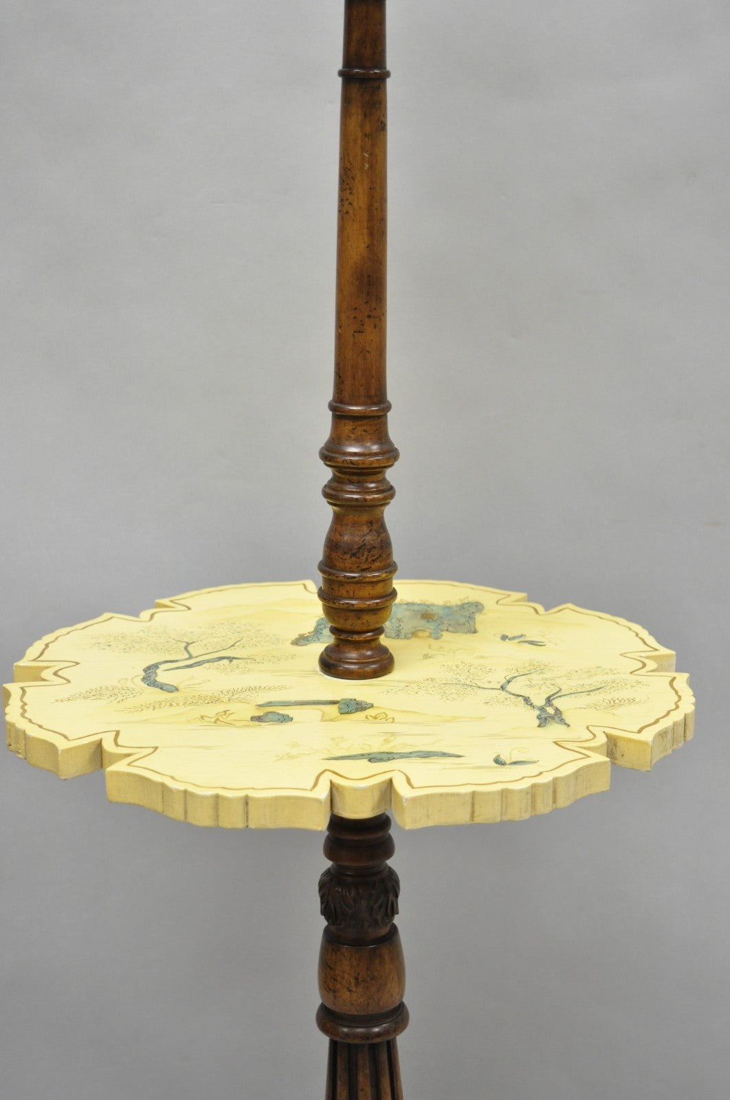 Vintage Chinoiserie English Regency Style Carved Wood Side Table Floor Lamp