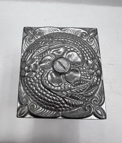 Rare Vintage J.E. Stevens Jewel Bank Cast Iron Safe (With Key)