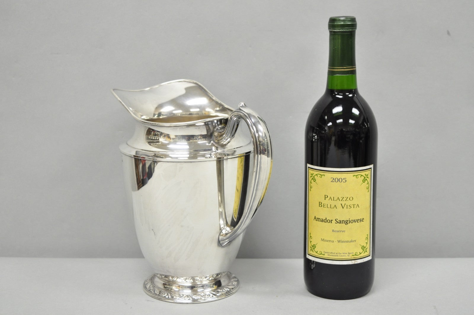 Vintage Oneida Briarcliff Victorian Silver Plated Water Pitcher