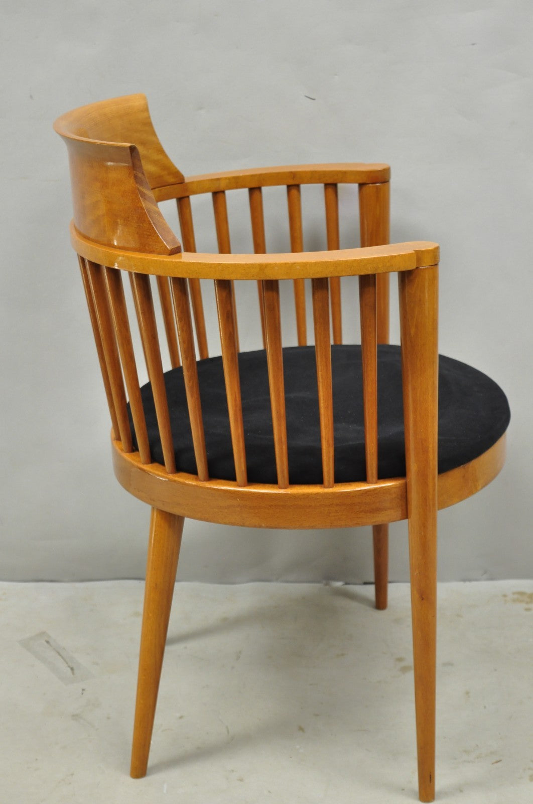 Vintage Postmodern Maple Wood Spindle Barrel Back Tapered Leg Lounge Arm Chair
