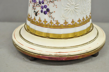 English Victorian Armorial Porcelain Hand Painted Chinese Export Table Lamp