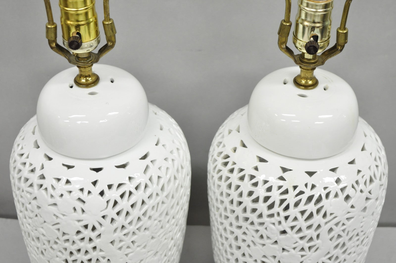 Chinoiserie White Blanc De Chine Porcelain Ginger Jar Oriental Table Lamp Pair