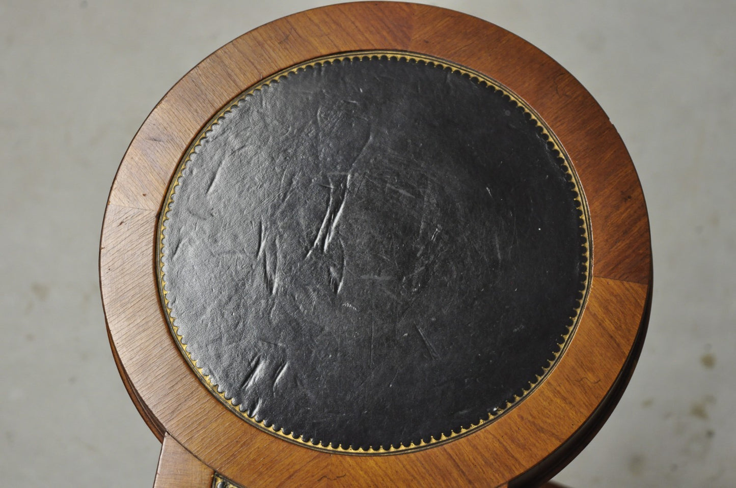 Vintage Weiman Heiroom French Empire Regency Style Black Leather Top Side Table