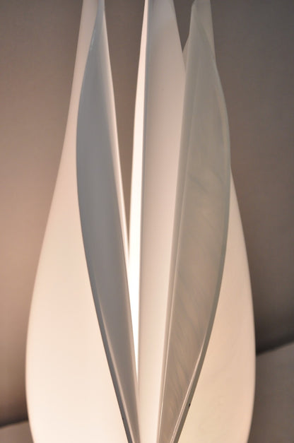 Vintage Roger Rougier White Acrylic Clam Shell Mid Century Modern Table Lamp