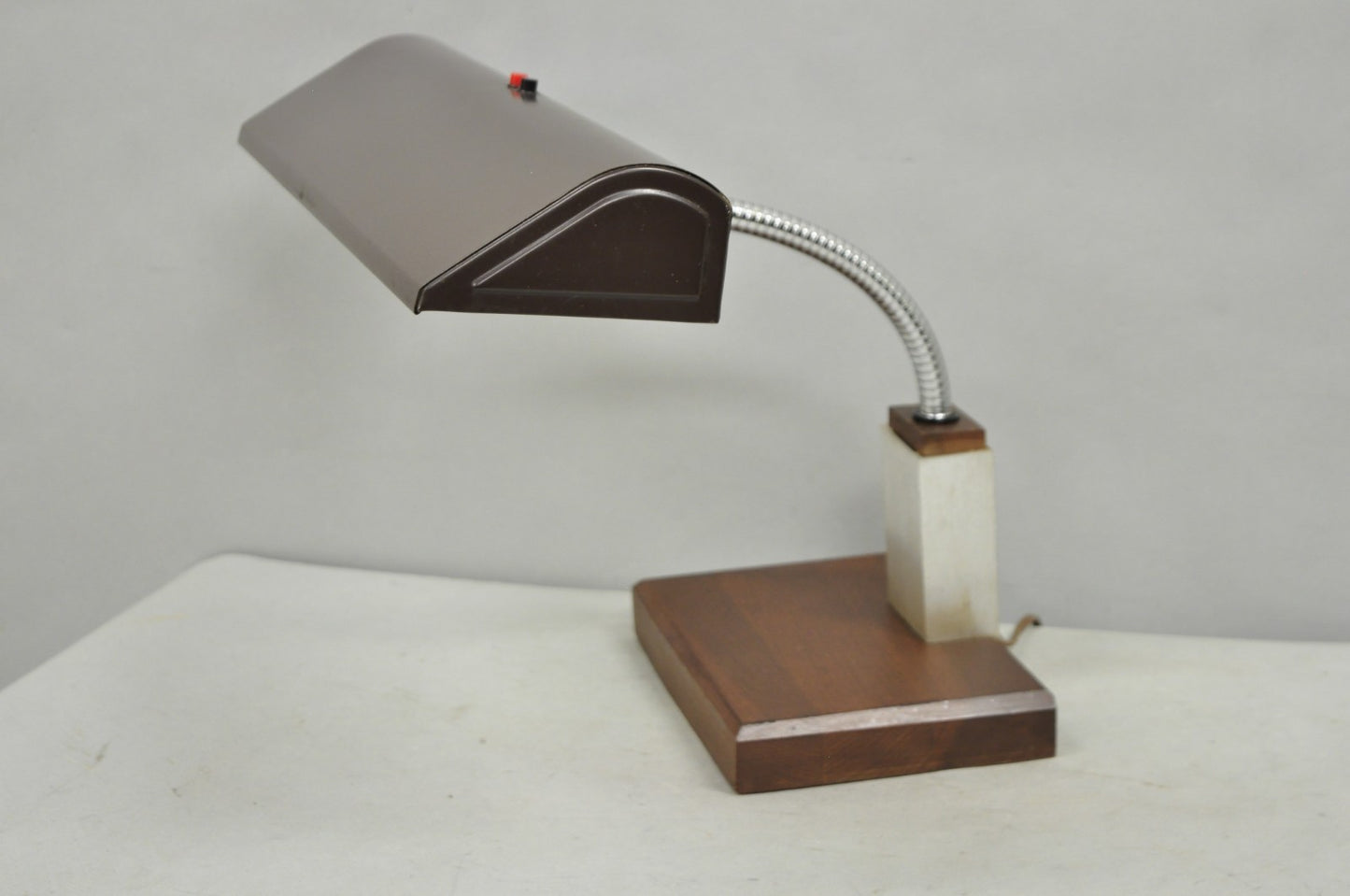 Vintage Mid Century Modern Gooseneck Walnut Base Brown Mad Men Desk Lamp