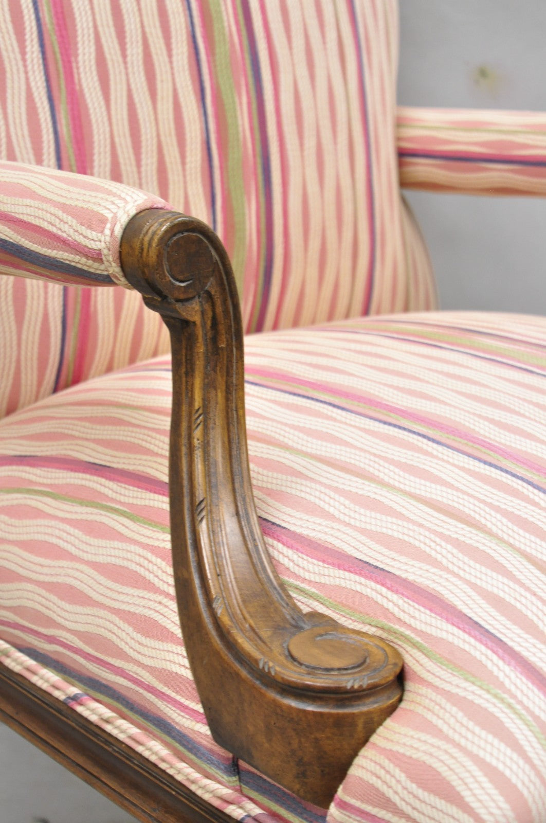 Vintage Georgian Style Carved Walnut Paw Foot Pink Upholstered Club Lounge Chair