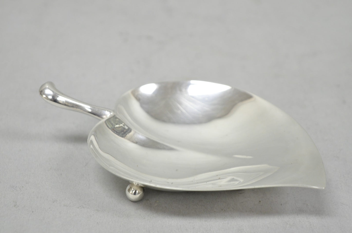 Vintage FB Rogers Modern Silver Plated Small Footed Leaf Trinket Nut Dish