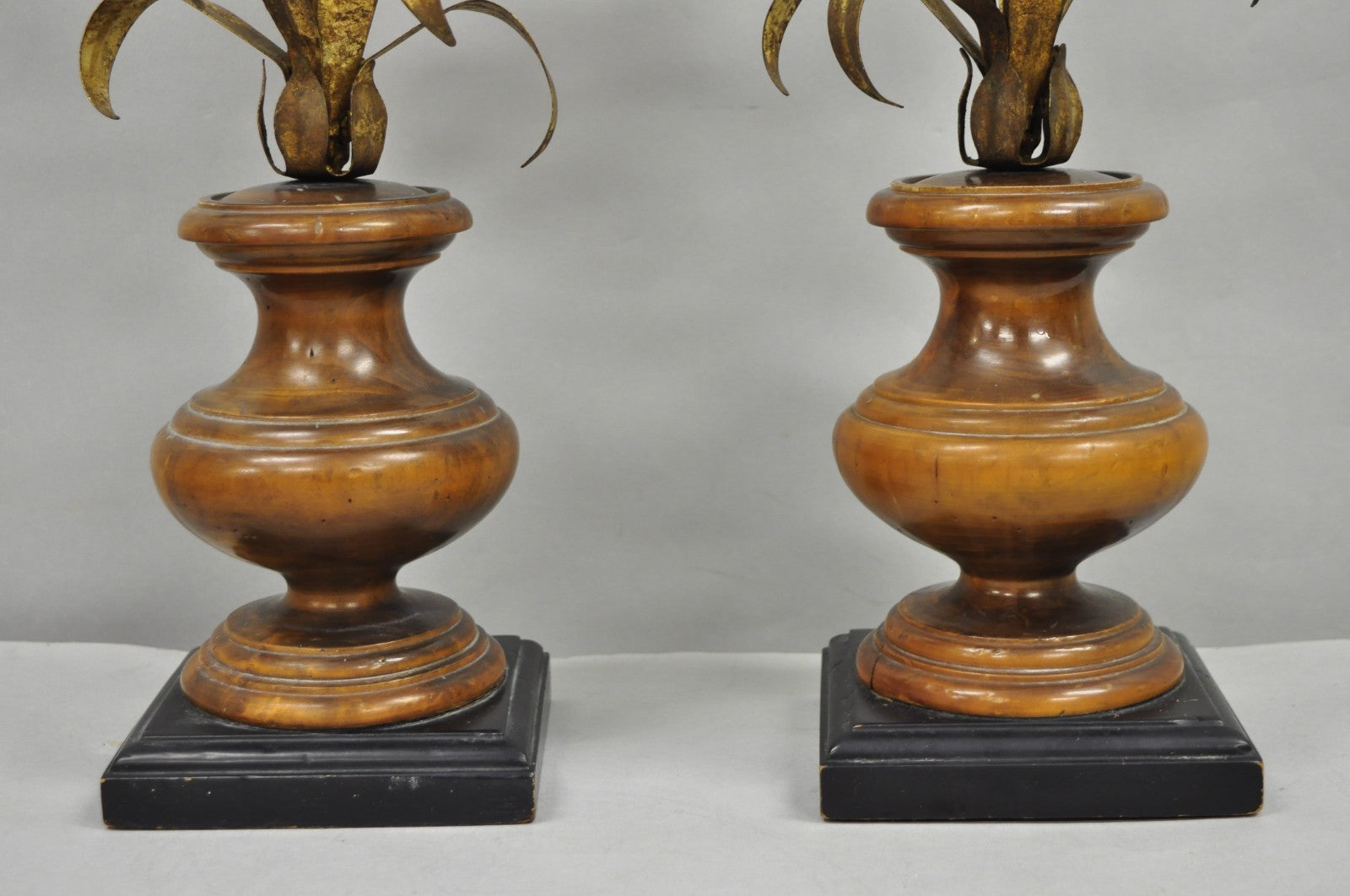 Vintage Italian Hollywood Regency Gold Gilt Iron Flower Bouquet Table Lamps Pair