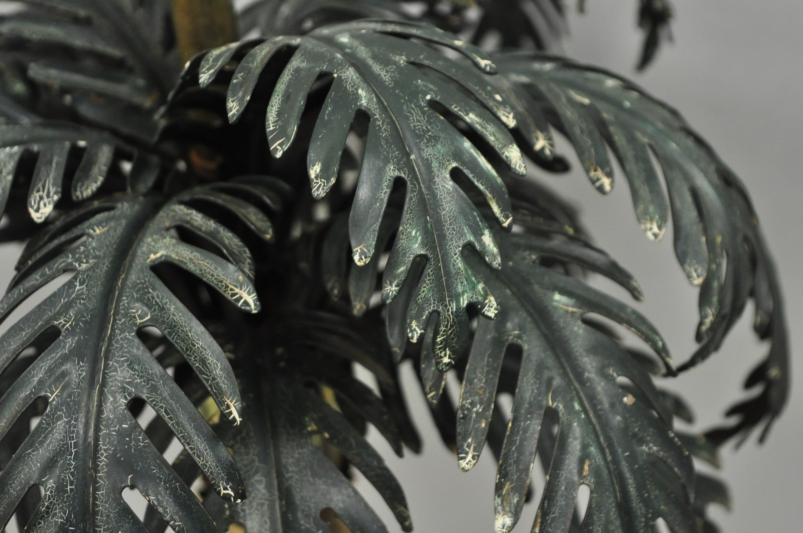 Vintage Italian Hollywood Regency Tole Metal Tropical Palm Tree Table Lamp