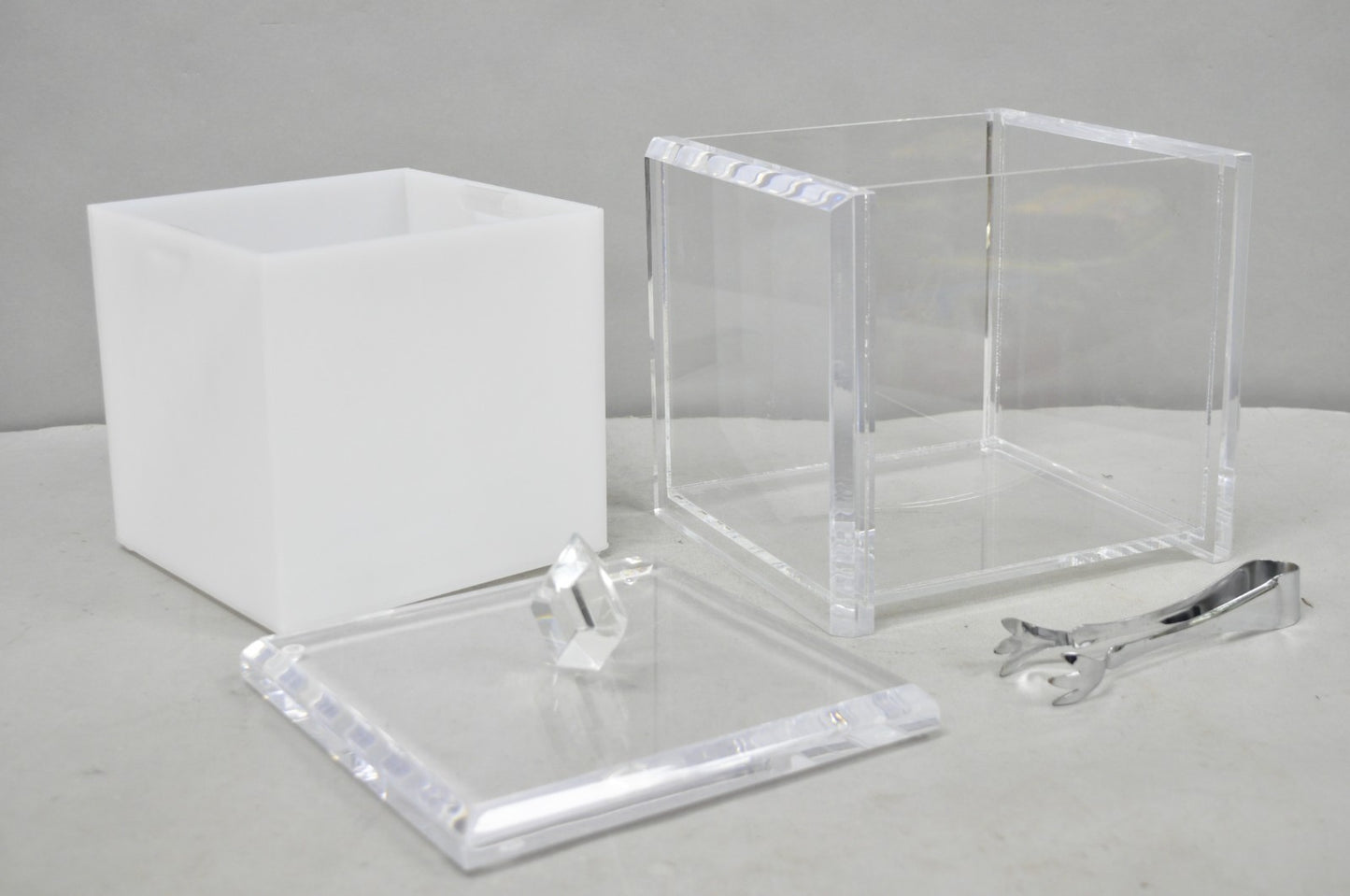 Vintage Mid Century Modern Clear Lucite Acrylic Diamond Handle Ice Bucket