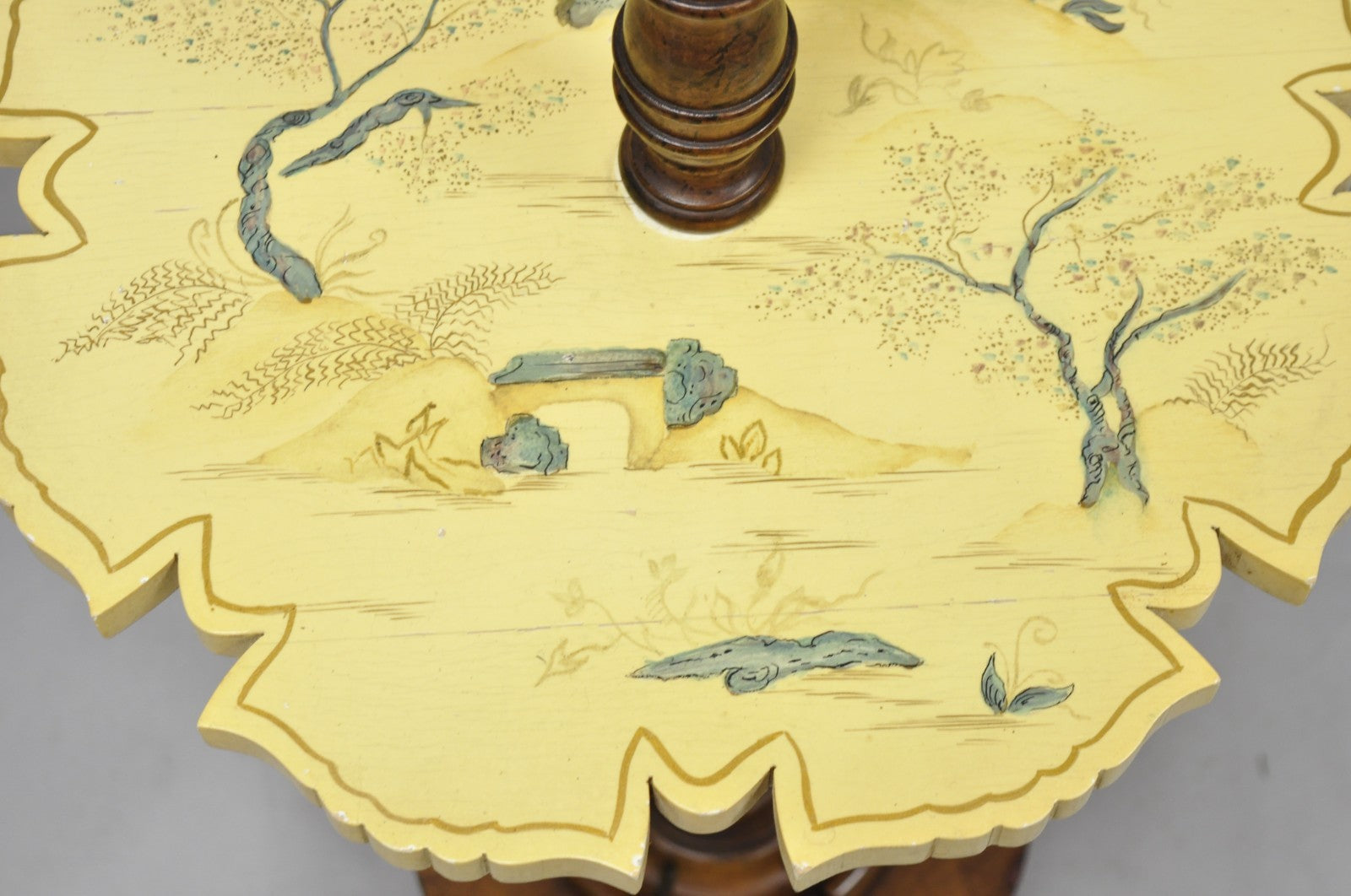 Vintage Chinoiserie English Regency Style Carved Wood Side Table Floor Lamp