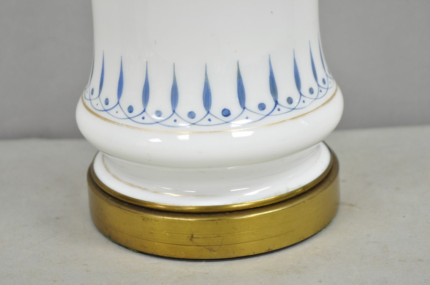 Vintage Italian Neoclassical White Milk Glass Column Blue Greek Key Table Lamp