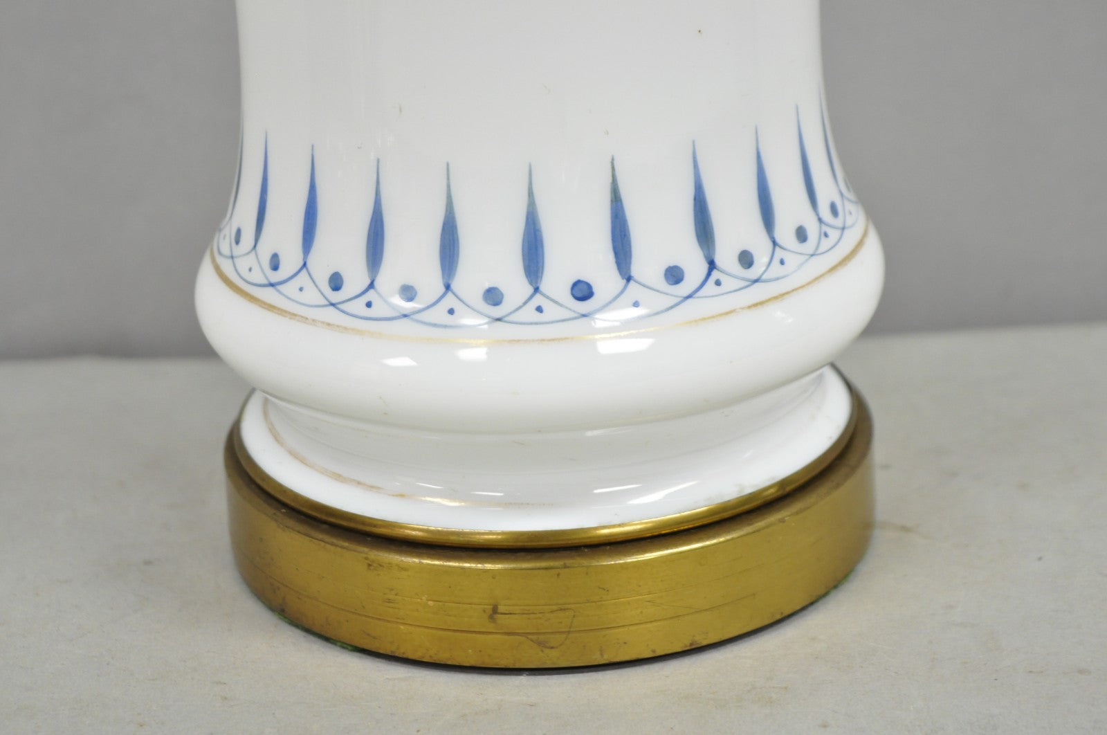 Vintage Italian Neoclassical White Milk Glass Column Blue Greek Key Table Lamp