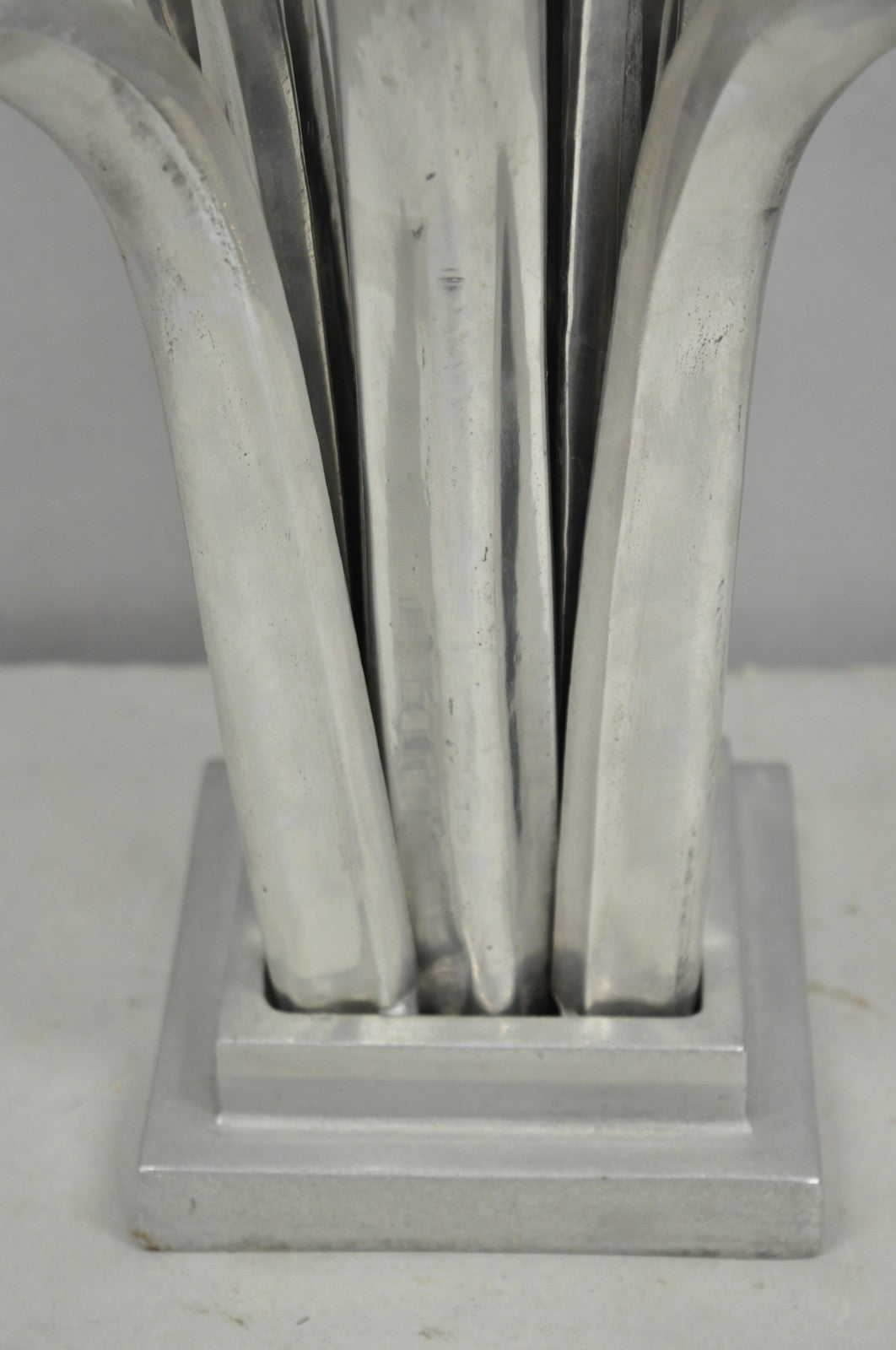 Vintage Mid Century Modern Cast Aluminum Palm Leaf Metal Sculptural Table Lamp