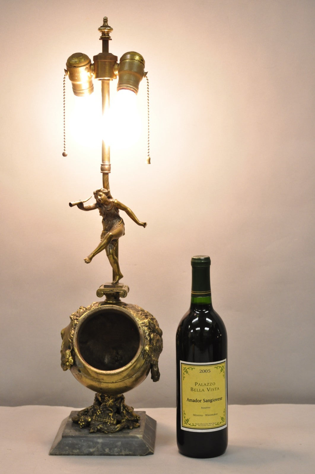 Antique French Renaissance Bronze Figural Game Hunting Lion Desk Table Lamp