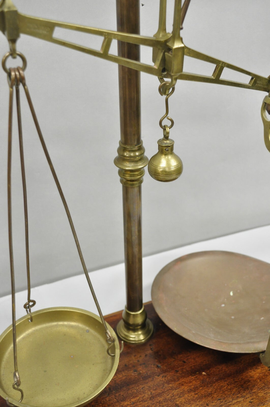 Antique W.& T. Avery English Victorian Brass & Mahogany Balance Beam Scale