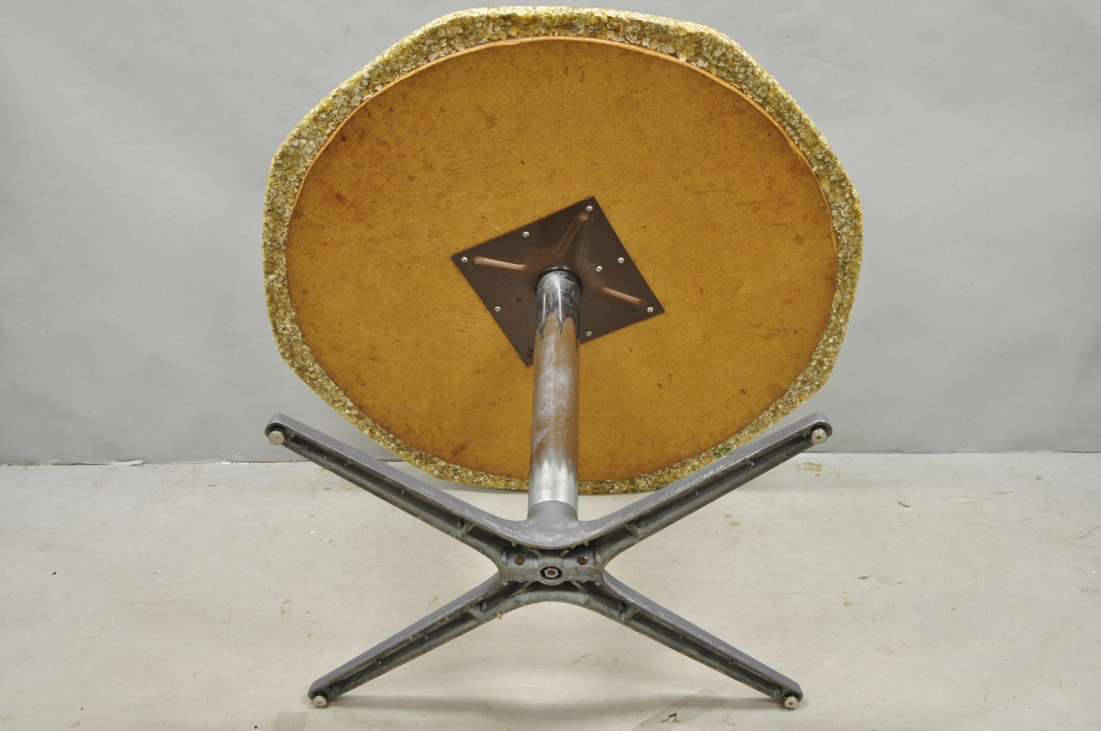 Mid Century Modern Seashell Resin Top Aluminum Propeller Base Dining Table