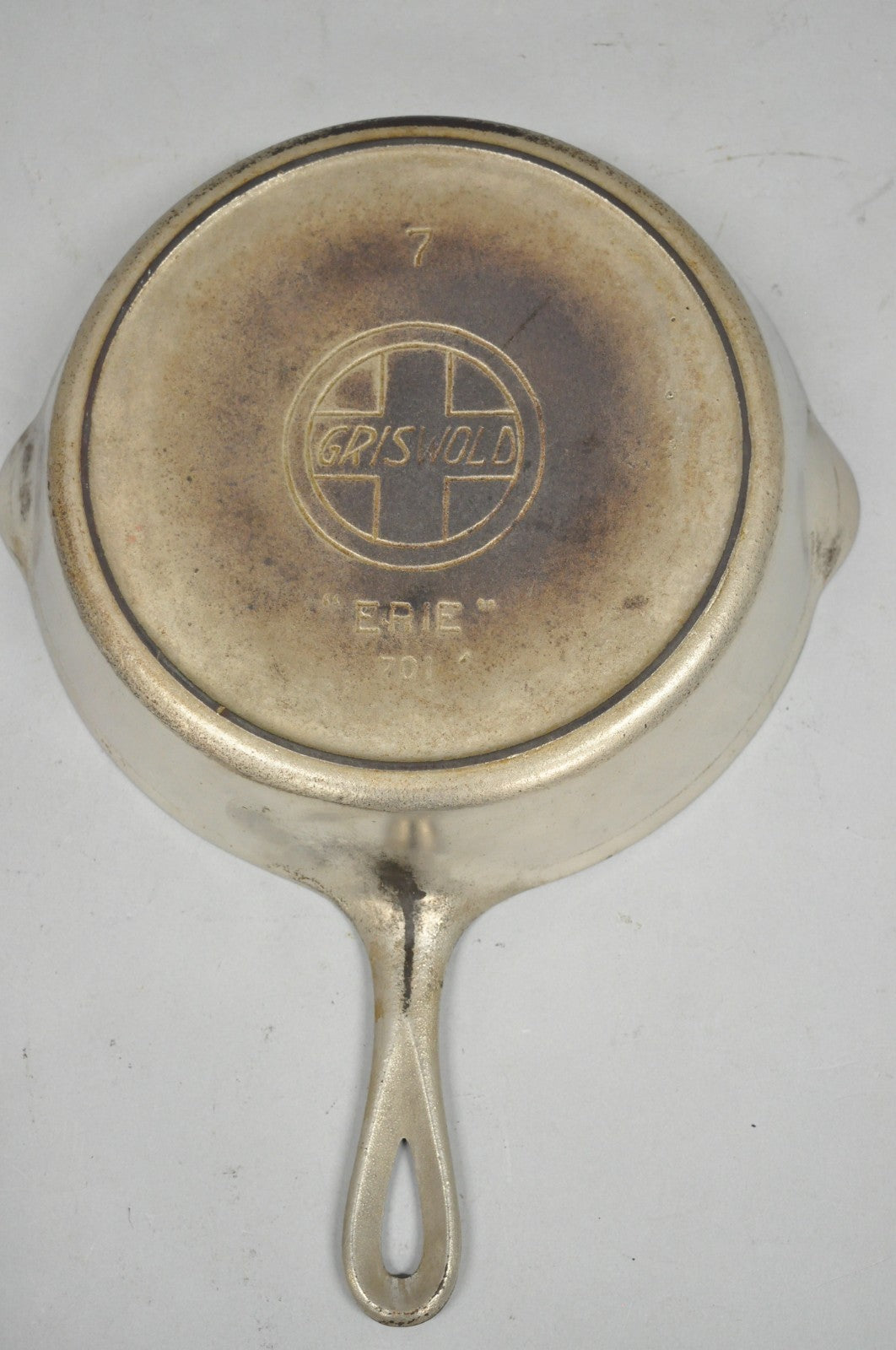 Vintage Griswold "Erie" 701 Cast Iron Skillet Frying Pan 7