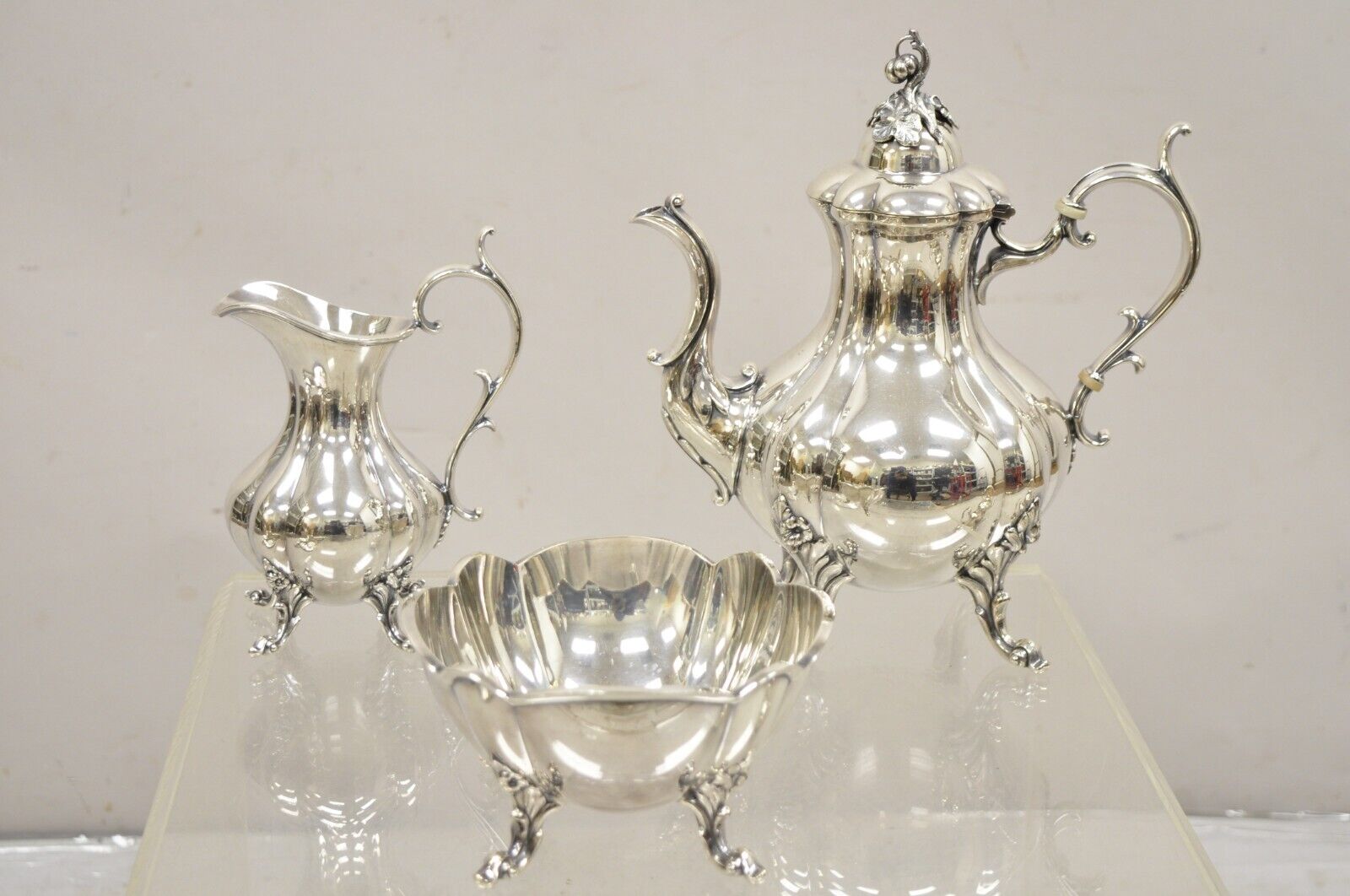 Reed & Barton Winthrop Silver Plate Art Nouveau Floral Repousse Tea Set 6 Pc Set