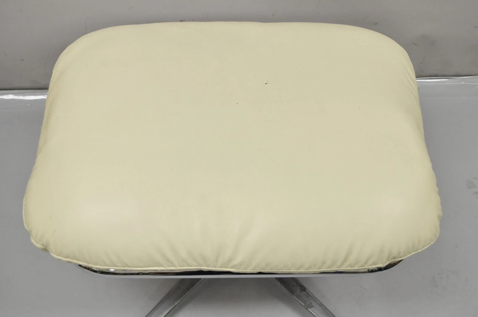 Vintage Directional Mid Century Modern Tubular Aluminum Base Swivel Ottoman