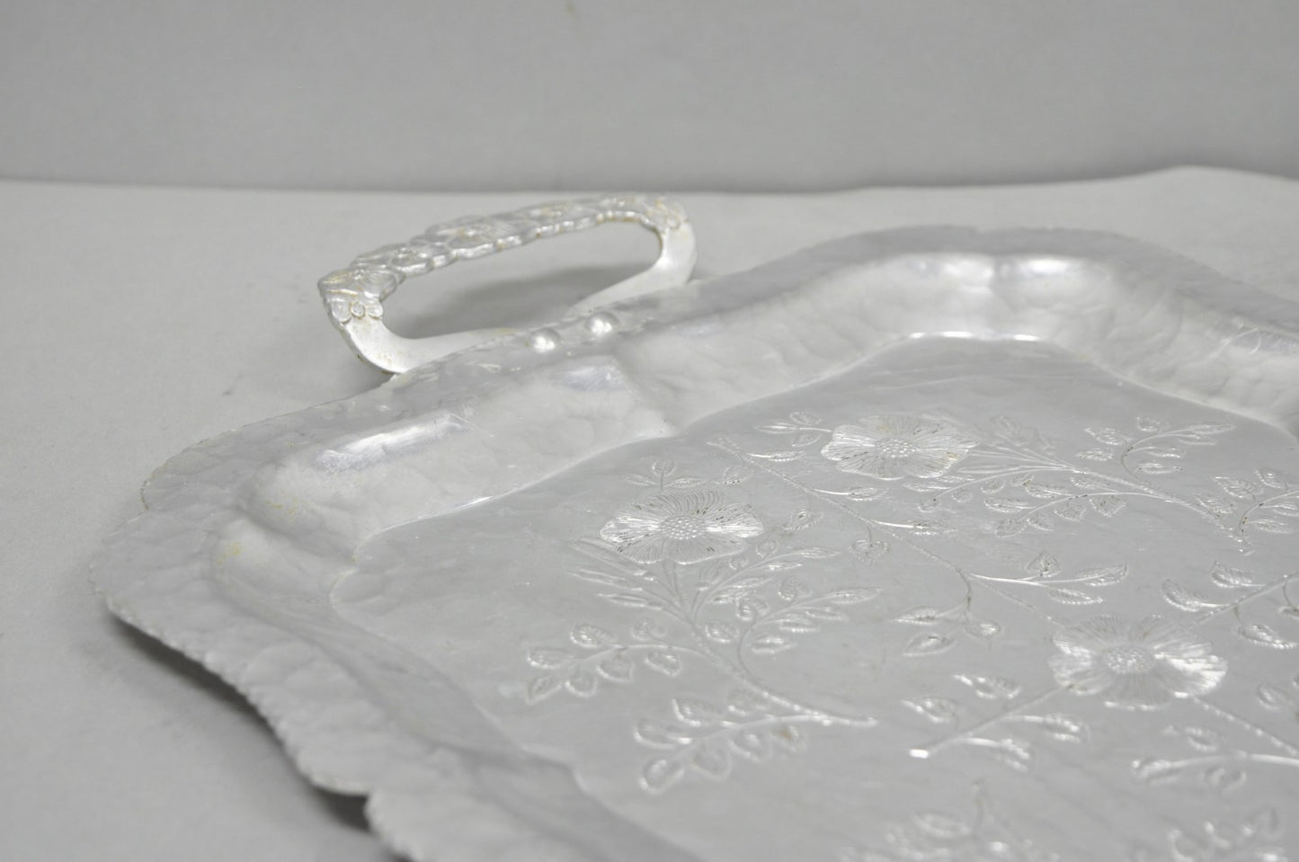 Vintage Victorian Continental Silver Co "Wild Rose" 1055 Hammered Aluminum Tray