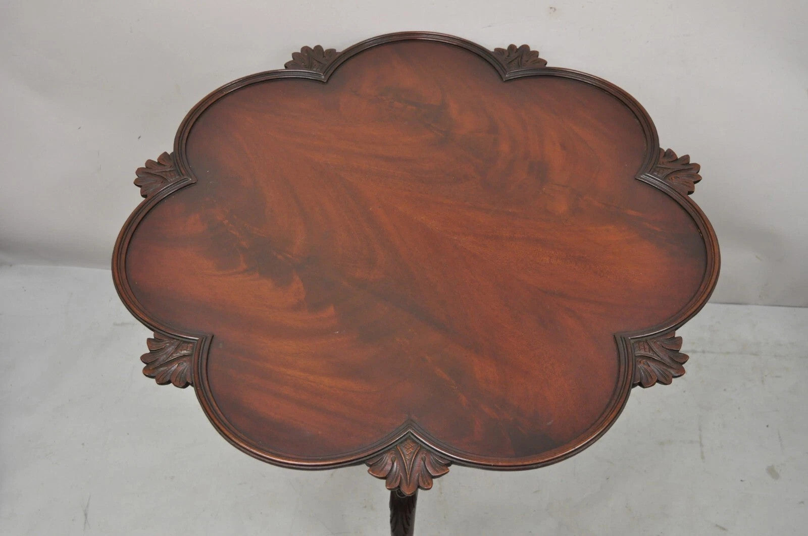 Vintage Crotch Mahogany Chippendale Style Pie Crust Pedestal Side Tea Table