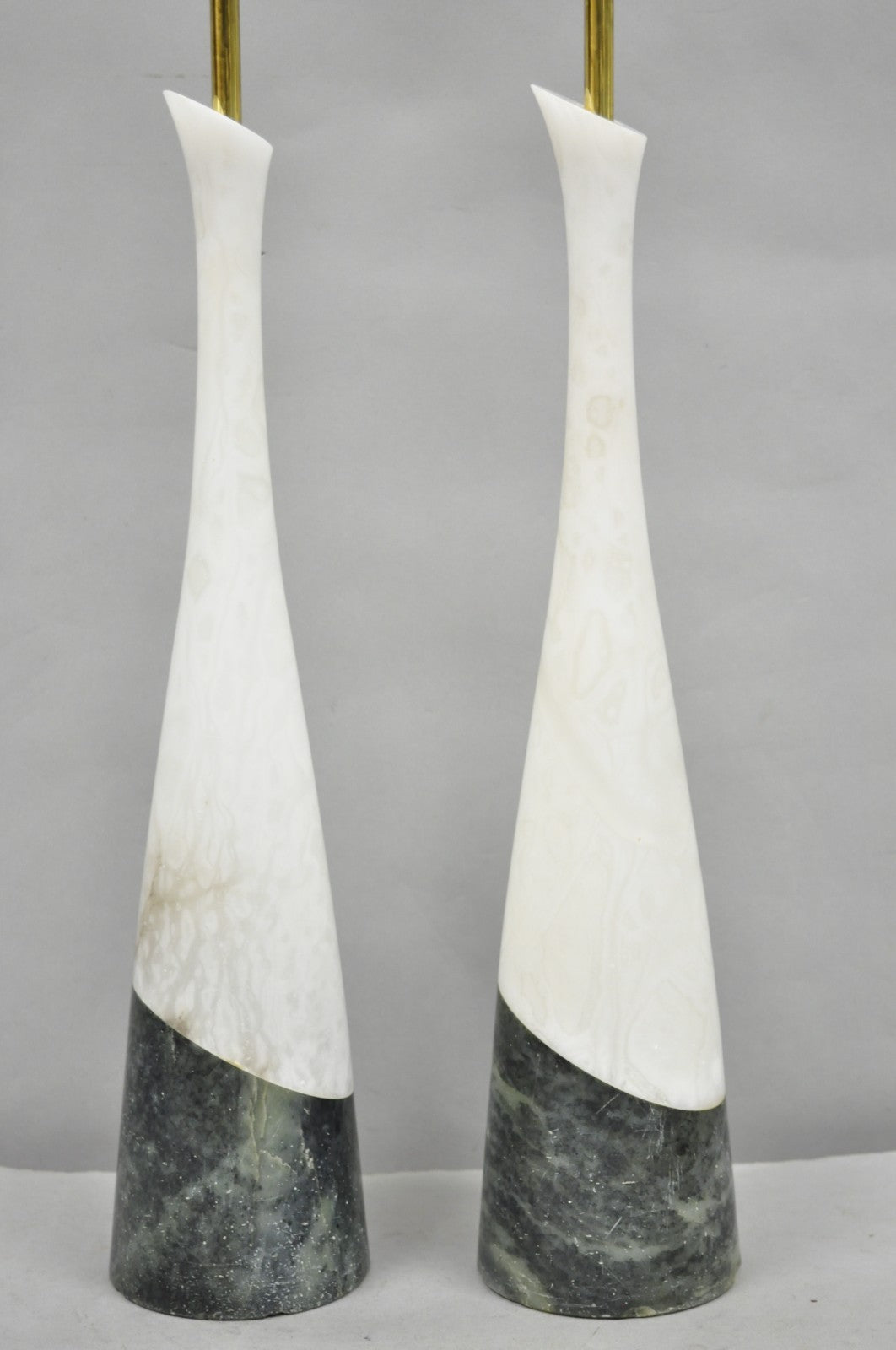 Vintage Italian Mid Century Modern 2 Tone Alabaster Green White Table Lamp Pair