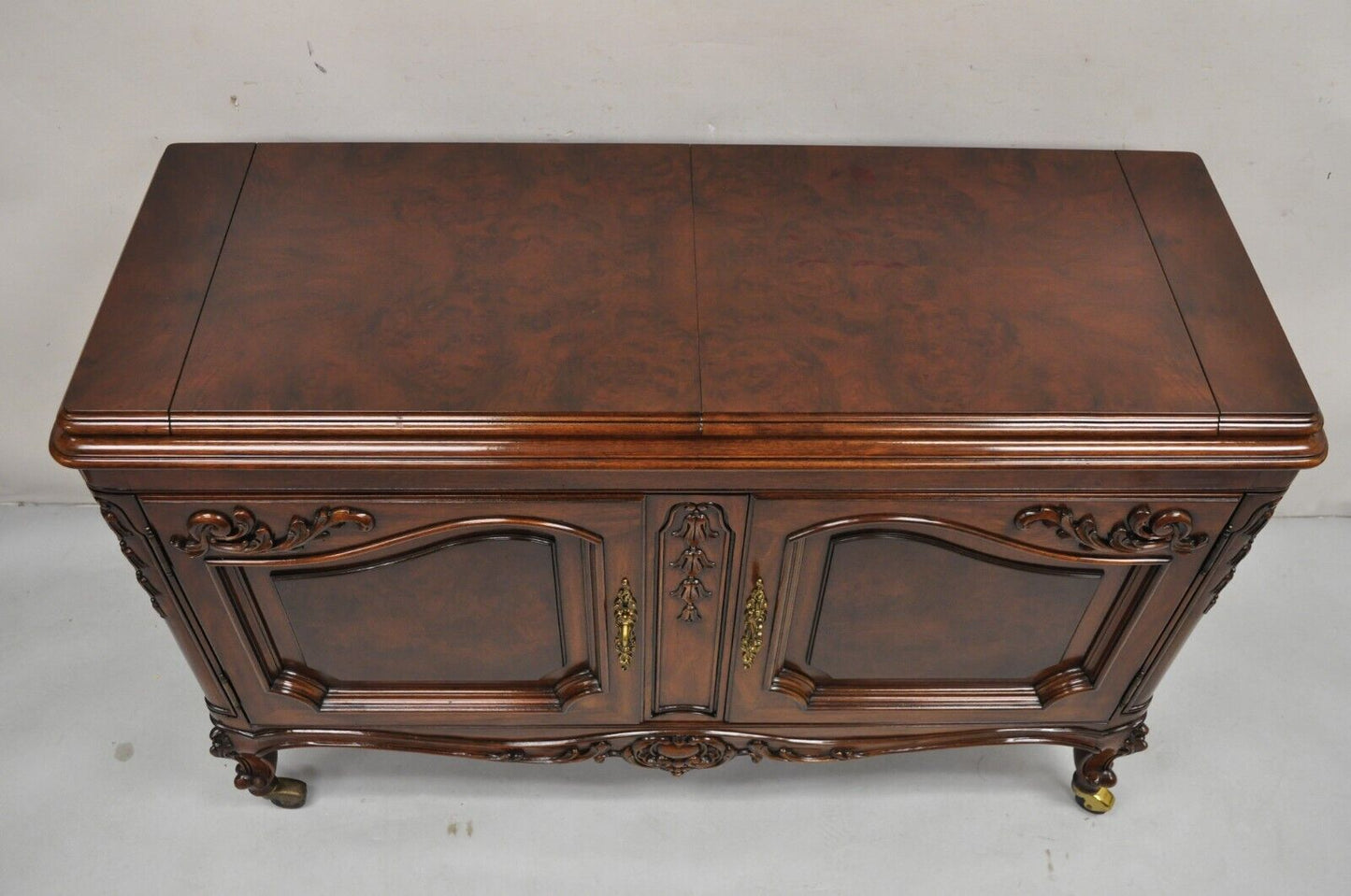 Karges French Louis XV Style Carved Mahogany Wood Dry Bar Rolling Buffet Cabinet