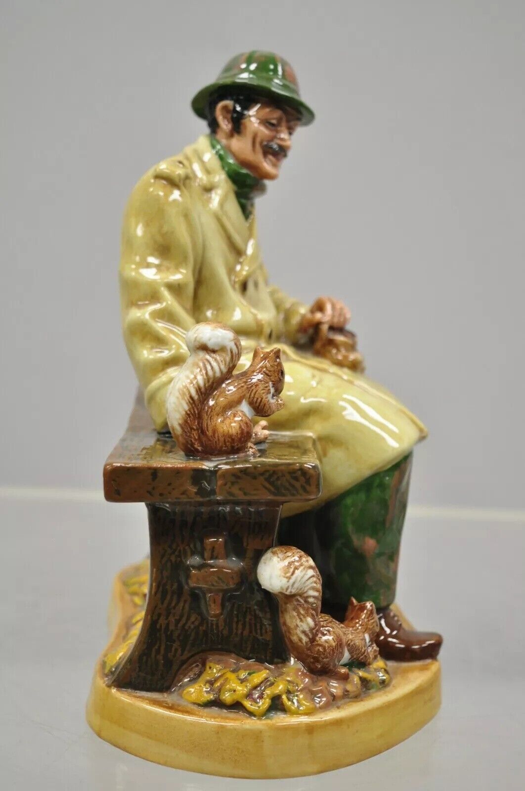 1972 Royal Doulton Lunchtime Figurine NH 2485 Old Man Feeding Squirrels