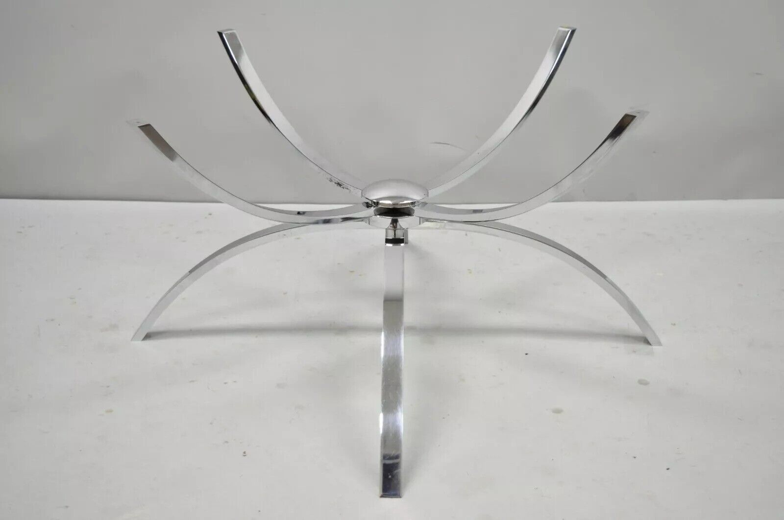 Mid Century Italian Modern Chrome Steel Spider Base Round Glass Top Coffee Table