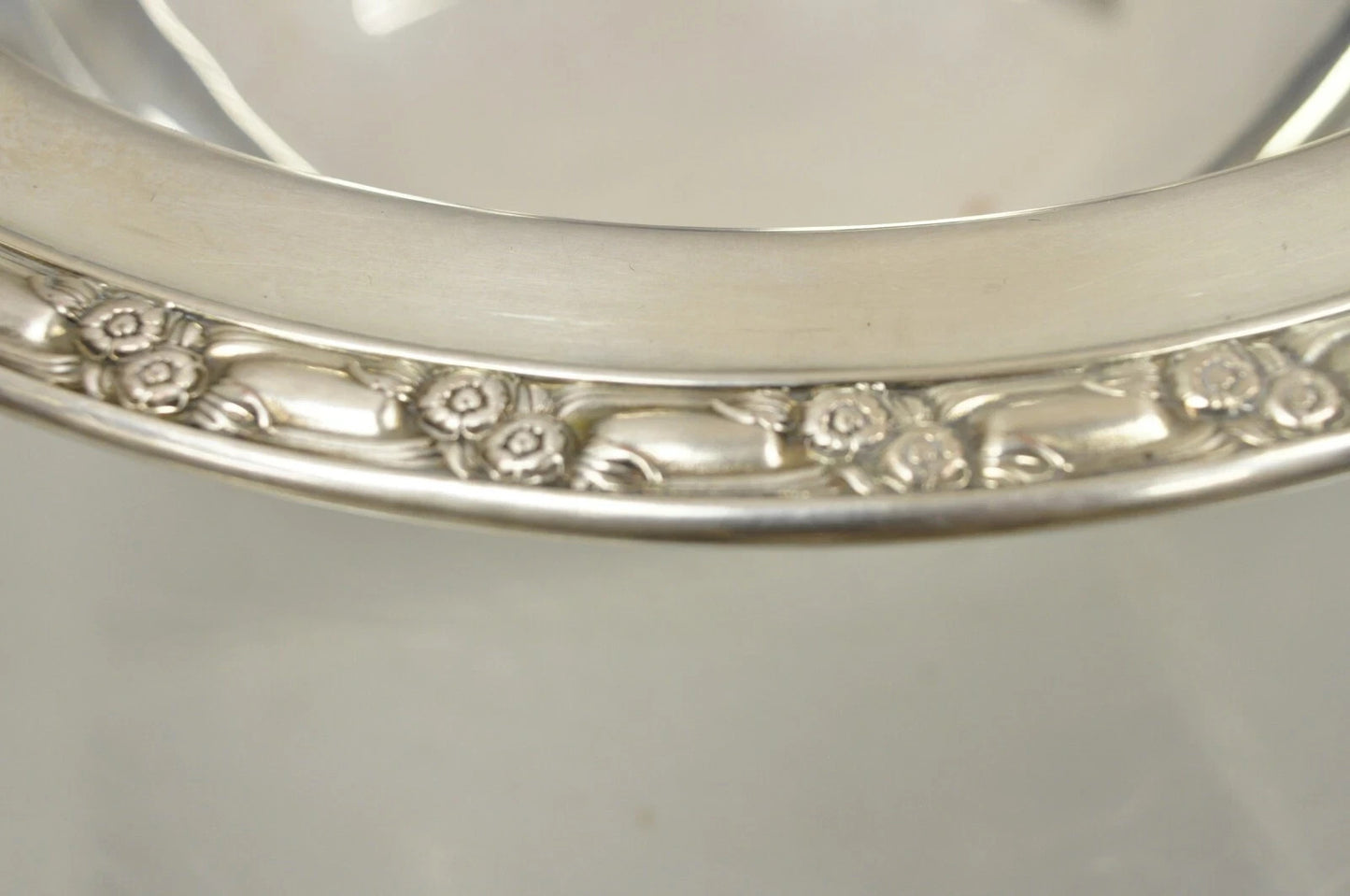 Vintage Oneida Ltd Rose Design Silver Plated 10.5" Round Vegetable Serving Bowl