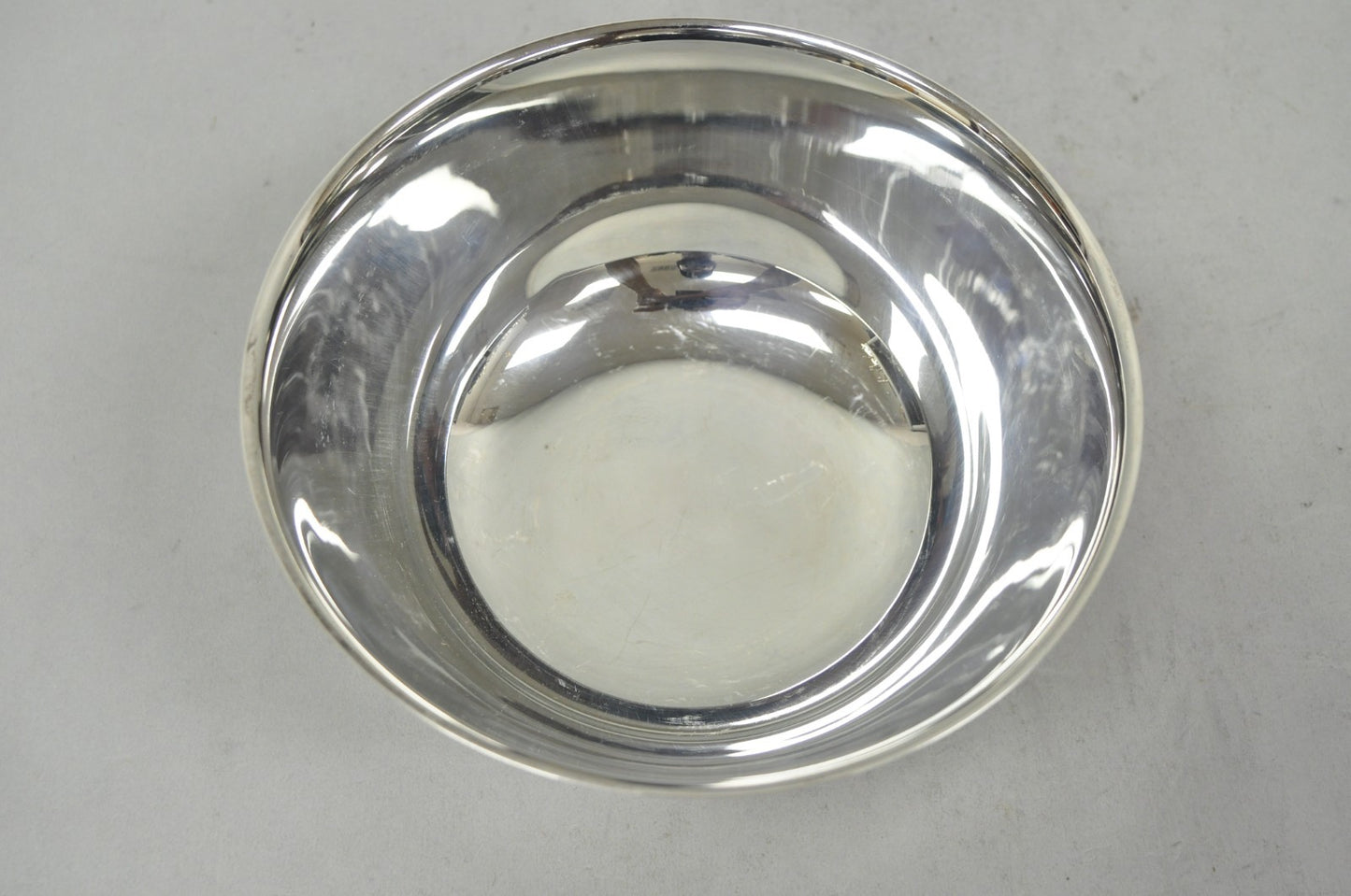 Vintage Mid Century Modern Paul Revere Oneida Silver Plate 8" Round Serving Bowl
