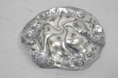 Antique Homan Silver Plated Art Nouveau Round Scalloped Floral Repousse Nut Dish