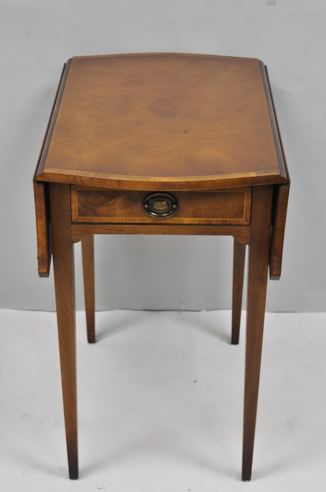 Vintage Baker Hepplewhite Style Mahogany Pembroke Dropleaf Lamp Side Table
