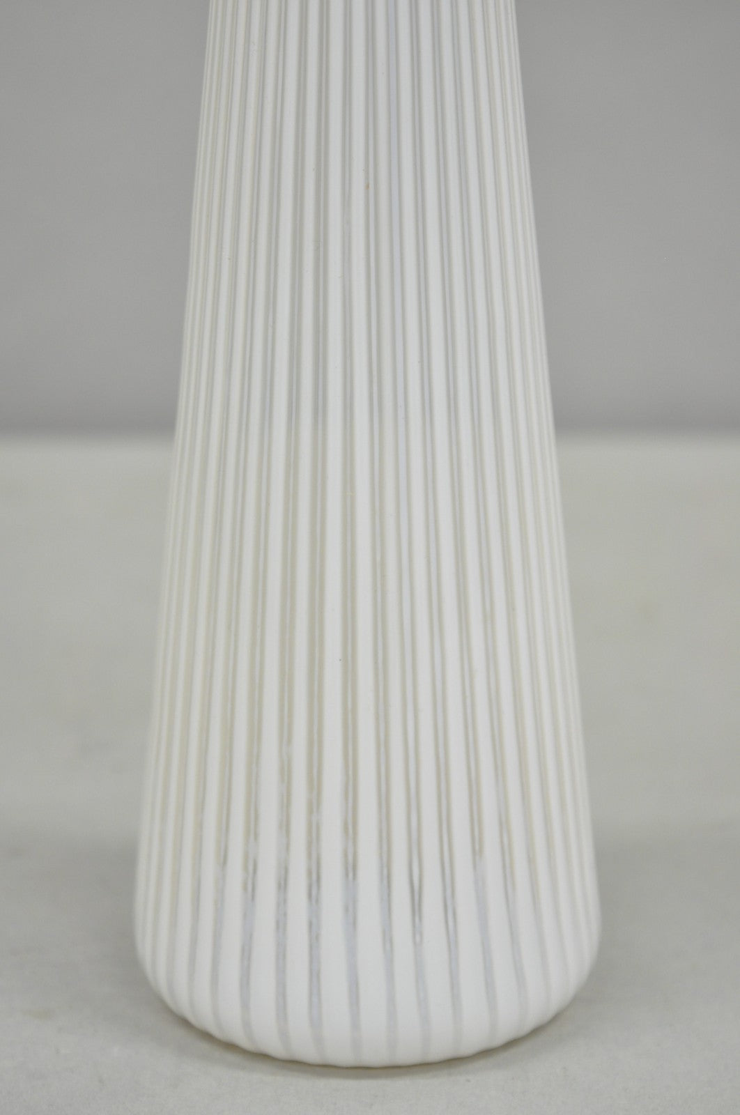 Vintage Uno Westerberg Spectra Pukeberg White Opalescent Glass Ribbed Vase