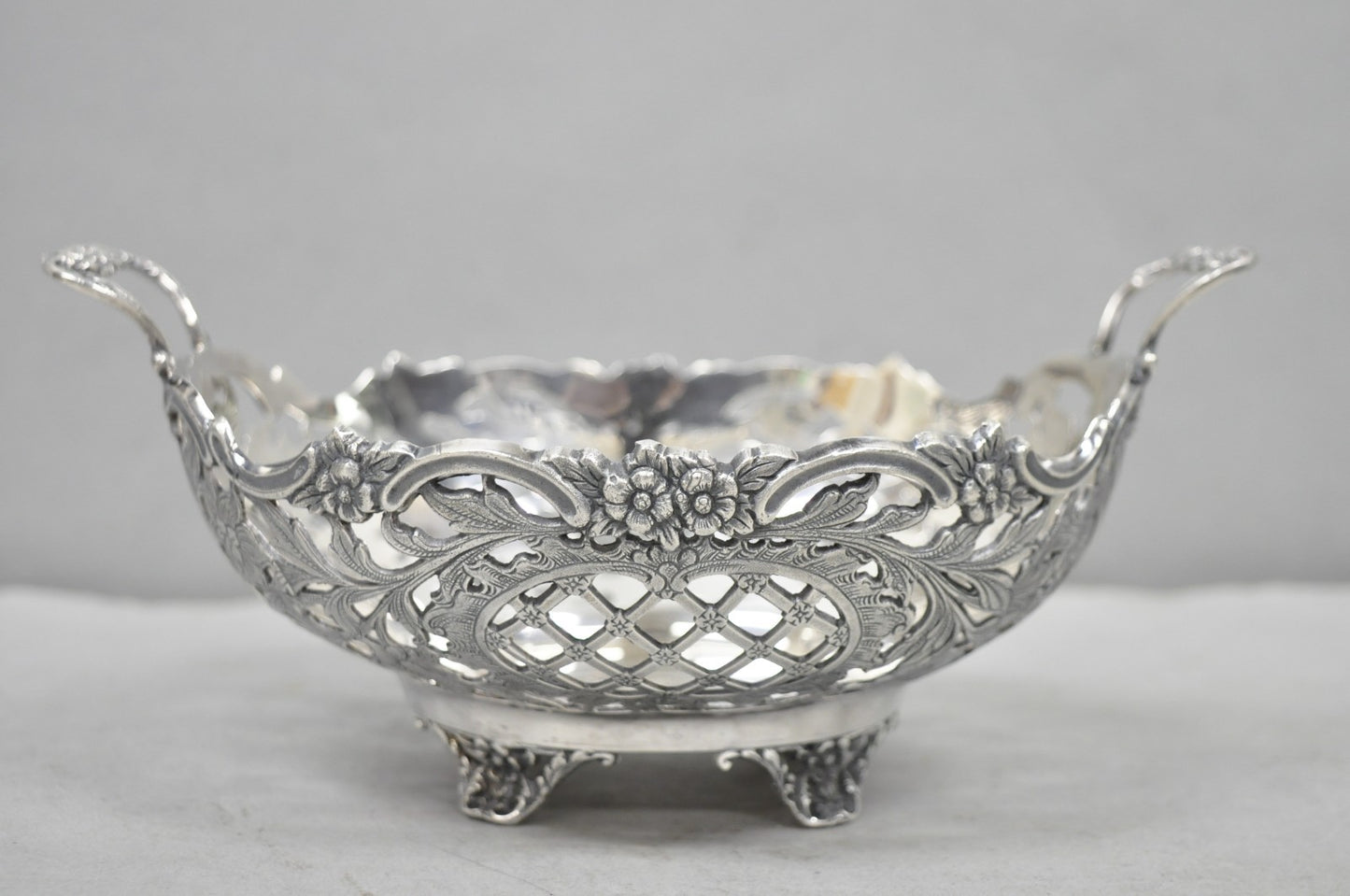 Vintage English Victorian Silver Plated Floral Pierced Small Nut Candy Dish